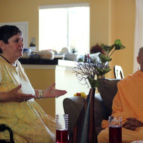 IMG 3815 Radhanath Swami 283x283 Radhanath Swami With Other Devotees