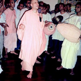 Kirtan by Radhanath Swami 283x283 Radhanath Swami As a Music Lover