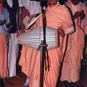 Radhananth Swami Playing Mrdanga 283x283 Radhanath Swami As a Music Lover