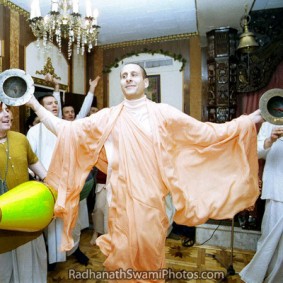 Radhanath Swami Dancing In The Tune Of Holy Name 283x283 Radhanath Swami As a Music Lover