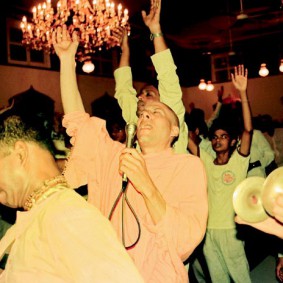 Radhanath Swami Leads Kirtan 283x283 Radhanath Swami As a Music Lover