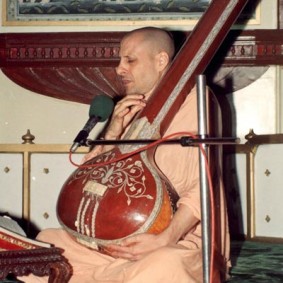 Radhanath Swami Playing Sitar 283x283 Radhanath Swami As a Music Lover