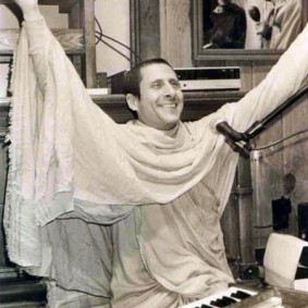 Radhanath Swami Singing Ecstatically 283x283 Radhanath Swami As a Music Lover