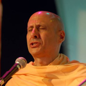 Radhanath Swami Singing Kirtan 283x283 Radhanath Swami As a Music Lover