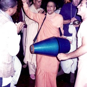 Radhanath Swami Playing Mridanga 283x283 Radhanath Swami As a Music Lover