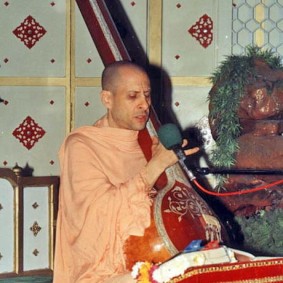 Radhanath Swami Playing Sitar 283x283 Radhanath Swami As a Music Lover