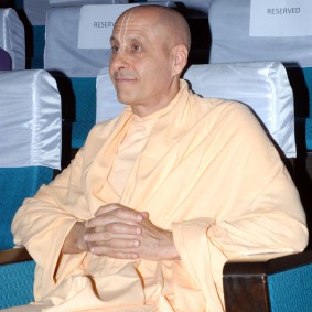 DSC 0071 283x283 Radhanath Swami at Gujarat Book Launch