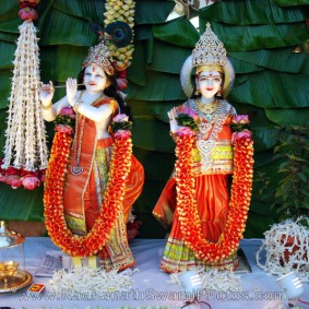 Radha Krishna 283x283 Radhanath Swami At Birla House