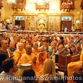 Radhanath Swami Giving a Lecture 283x283 Radhanath Swami During Pusya Abhishek Festival   2012