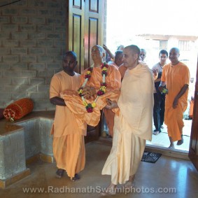 Radhanath Swami at Opening of Govardhan Ashram Radhanath Swami at Goverdhan Ecovillage1 283x283 Radhanath Swami In Govardhan Ashram