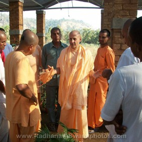 Radhanath Swami with Devotees Radhanath Swami in Goverdhan ashram 283x283 Radhanath Swami In Govardhan Ashram