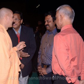 Radhanath Swami with CEO's of Top Companies Radhanath Swami with Company CEOs 283x283 Radhanath Swami at Inspiro 2012