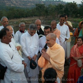 Radhanath Swami with Devotees Radhanath Swami with Devotees 283x283 Radhanath Swami In Govardhan Ashram