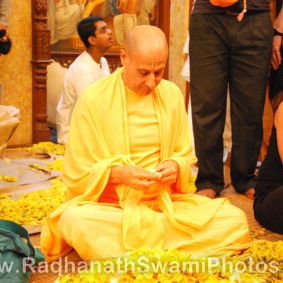 Radhanath Swami Plucking Petals for The Lord 283x283 Radhanath Swami During Pusya Abhishek Festival   2012