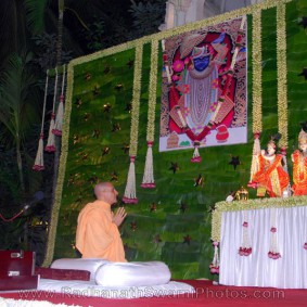 Radhanath Swami Praying 283x283 Radhanath Swami At Birla House