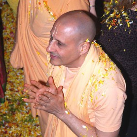 Radhanath Swami Pusya Abhishek 283x283 Radhanath Swami During Pusya Abhishek Festival   2012