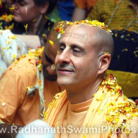 Radhanath Swami Special Photo 283x283 Radhanath Swami During Pusya Abhishek Festival   2012