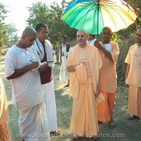 Radhanath Swami Radhanath Swami at Goverdhan Farm 283x283 Radhanath Swami In Govardhan Ashram