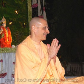 radhanath swami at birla house 1 283x283 Radhanath Swami At Birla House