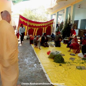 Swami Radhanath RadhanathSwamiinBarsanaEyeCampFebruary2012068 new 283x283 Radhanath Swami At Barsana Camp 2012