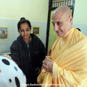 Radhanath Maharaj RadhanathSwamiinBarsanaEyeCampFebruary2012293 new 283x283 Radhanath Swami At Barsana Camp 2012