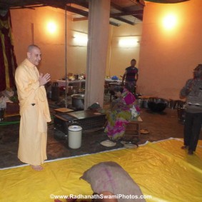 Radhanath Swami at Barsana Eye Camp RadhanathSwamiinBarsanaEyeCampFebruary2012653 new 283x283 Radhanath Swami At Barsana Camp 2012