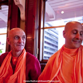 20110408RNSBoatTrip029 new 283x283 Radhanath Swami in London