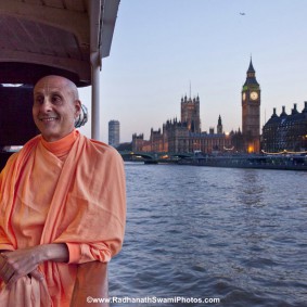 20110408RNSBoatTrip050 new 283x283 Radhanath Swami in London