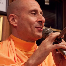 20110408RNSBoatTrip078 new 283x283 Radhanath Swami in London