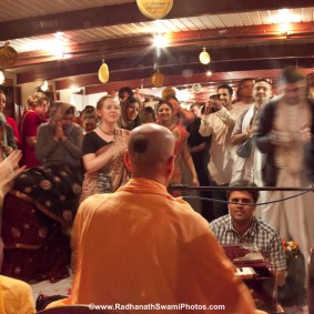 20110408RNSBoatTrip092 new 283x283 Radhanath Swami in London