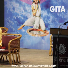 Radhanath Swami On Stage IMG 0030 new 283x283 Radhanath Swami At Gita Champions League Event
