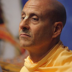 Radhanath Swami IMG 0069 new 283x283 Radhanath Swami At Gita Champions League Event