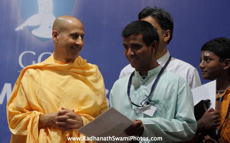 Radhanath Swami distributing Prizes