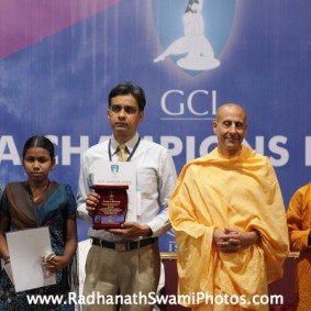 Radhanath Swami with GCL Winners IMG 0135 new 283x283 Radhanath Swami At Gita Champions League Event