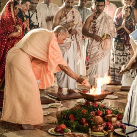 27418641 Radhanath Swami 283x283 Radhanath Swami During Initiation Ceremony