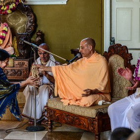 511219202 Radhanath Swami 283x283 Radhanath Swami During Initiation Ceremony