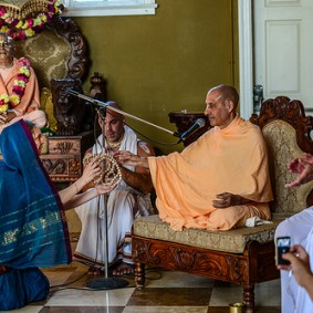 576721863 Radhanath Swami 283x283 Radhanath Swami During Initiation Ceremony