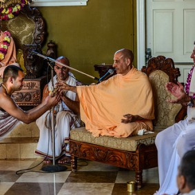 883619361 Radhanath Swamijpeg 283x283 Radhanath Swami During Initiation Ceremony