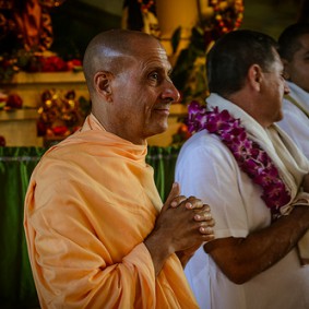 917088780 Radhanath Swami 283x283 Radhanath Swami During Initiation Ceremony