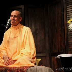 Radhanath Swami 5168288955 23452ce478 b 283x283 Radhanath Swami Special Moments