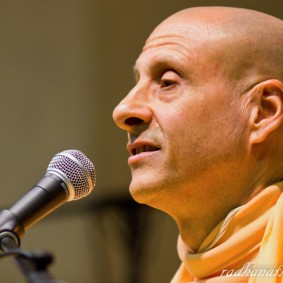 Radhanath Swami 5202868953 52f8da335b b 283x283 Radhanath Swami Special Moments