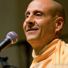 Radhanath Swami 5202870709 5e493632d4 b 283x283 Radhanath Swami Special Moments
