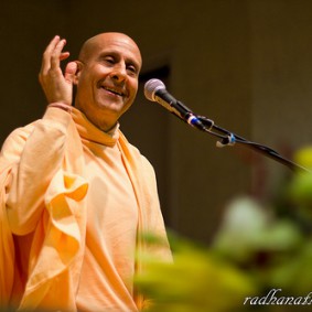 Radhanath Swami 5766680086 ef620236a6 o 283x283 Radhanath Swami Special Moments
