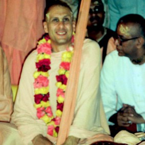 Radhanath Swami 90040019 283x283 Radhanath Swami Special Moments