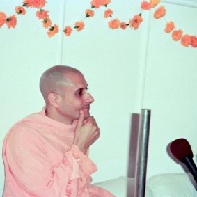 Radhanath Swami 90060020 283x283 Radhanath Swami Special Moments