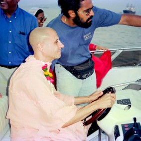 Radhanath Swami 90220028 283x283 Radhanath Swami Special Moments