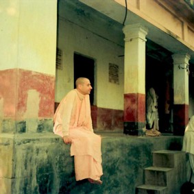Radhanath Swami 90360027 283x283 Radhanath Swami Special Moments