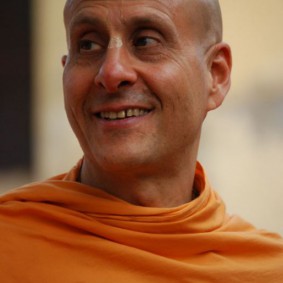 Radhanath Swami DSC 0687 283x283 Radhanath Swami Special Moments