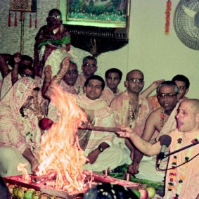 Radhanath Swami Initiation Ceremony 283x283 Radhanath Swami During Initiation Ceremony
