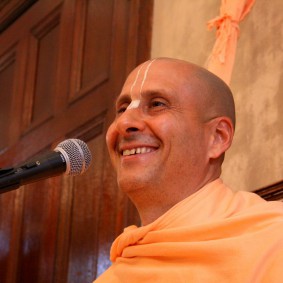 Radhanath Swami London 283x283 Radhanath Swami Special Moments